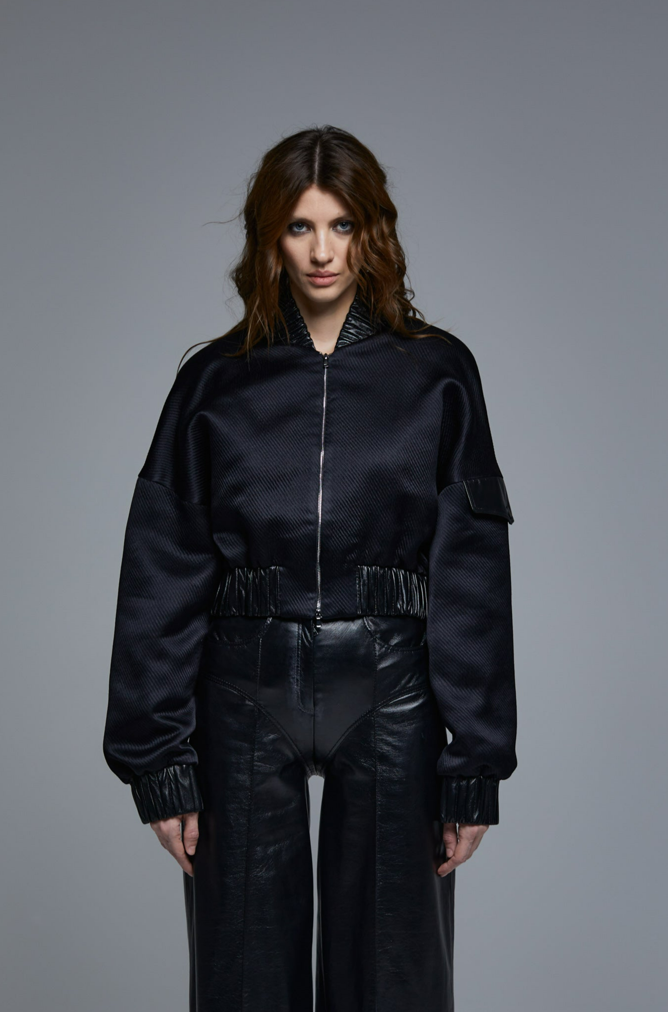 WOOL AND LEATHER BLACK CROPPED BOMBER JACKET