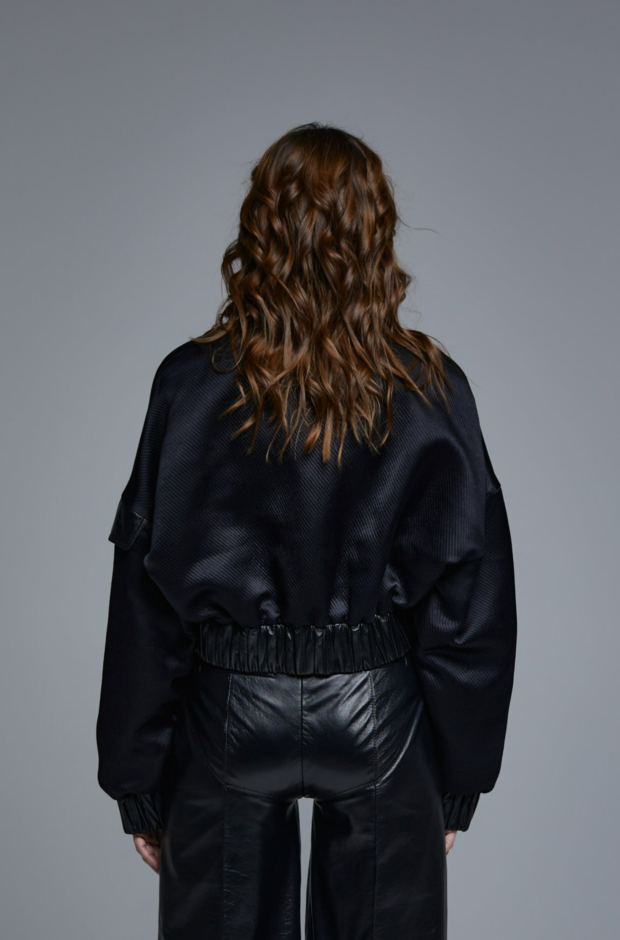 WOOL AND LEATHER BLACK CROPPED BOMBER JACKET