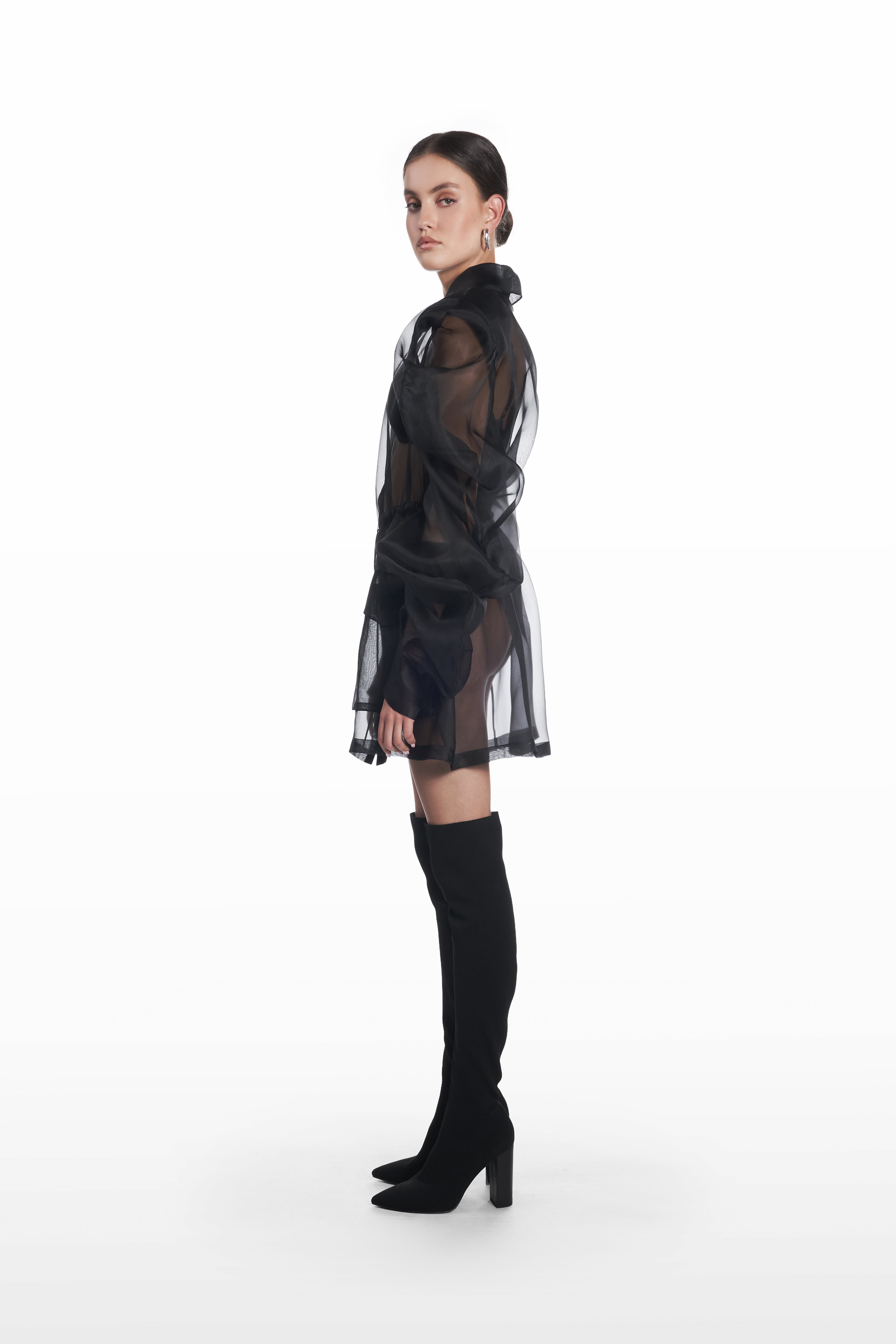Short Medusa Parkadress in sheer black silk, side view with fluid silhouette and voluminous sleeves