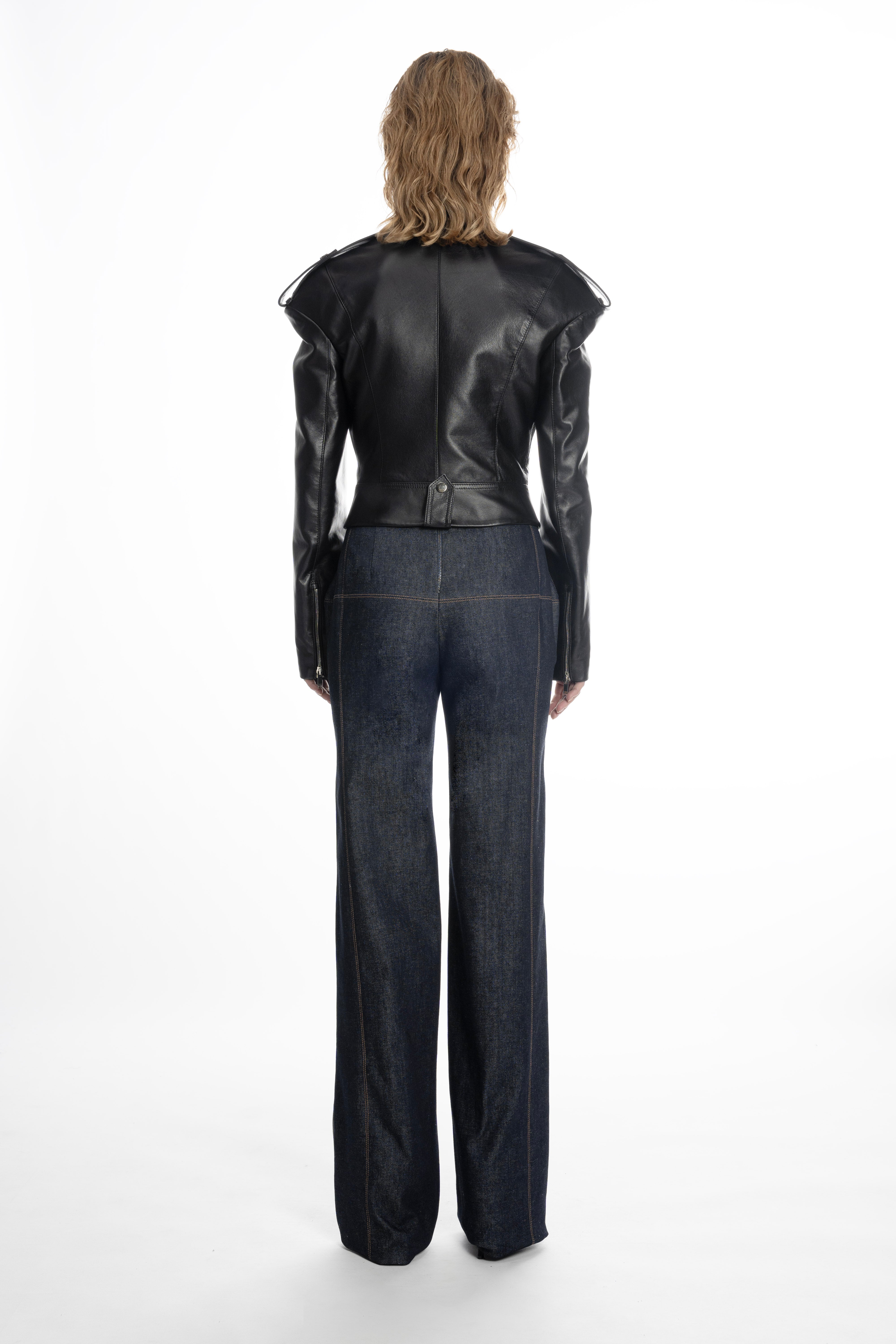 FALLING SHOULDERS LEATHER JACKET