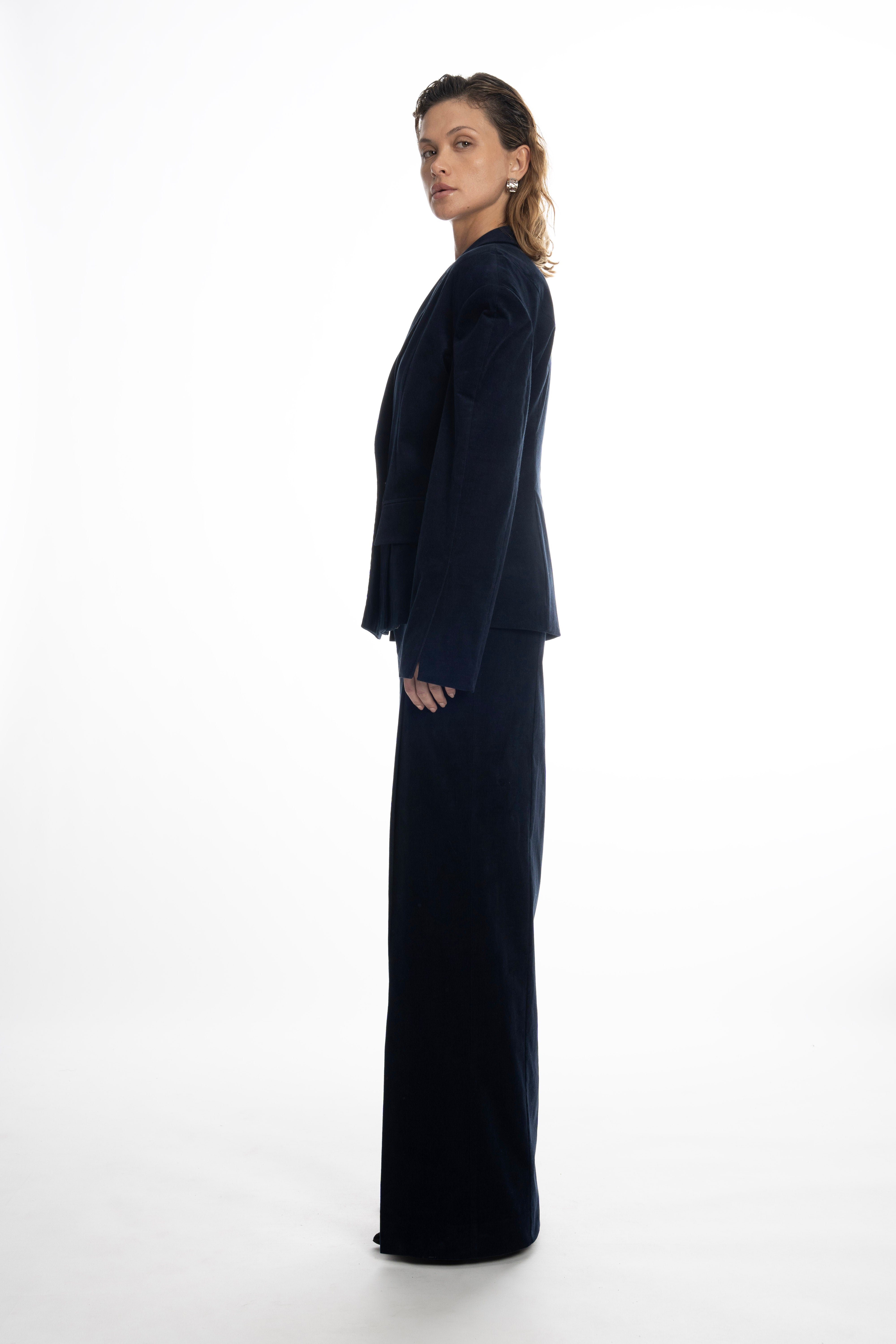 LONG SKIRT WITH A SLIT