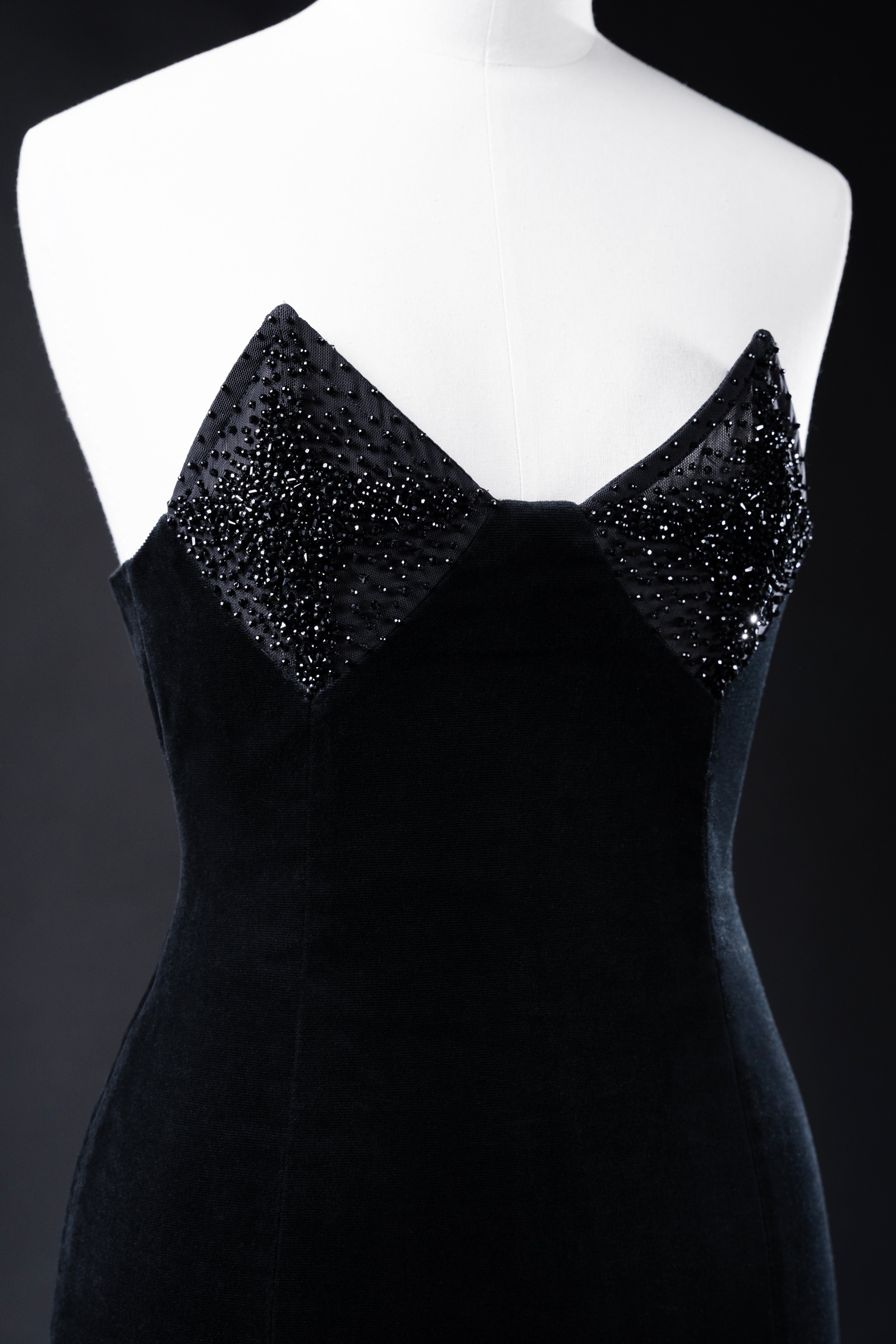 LINDA STRAPLESS GOWN WITH EMBROIDERY BUSTIER