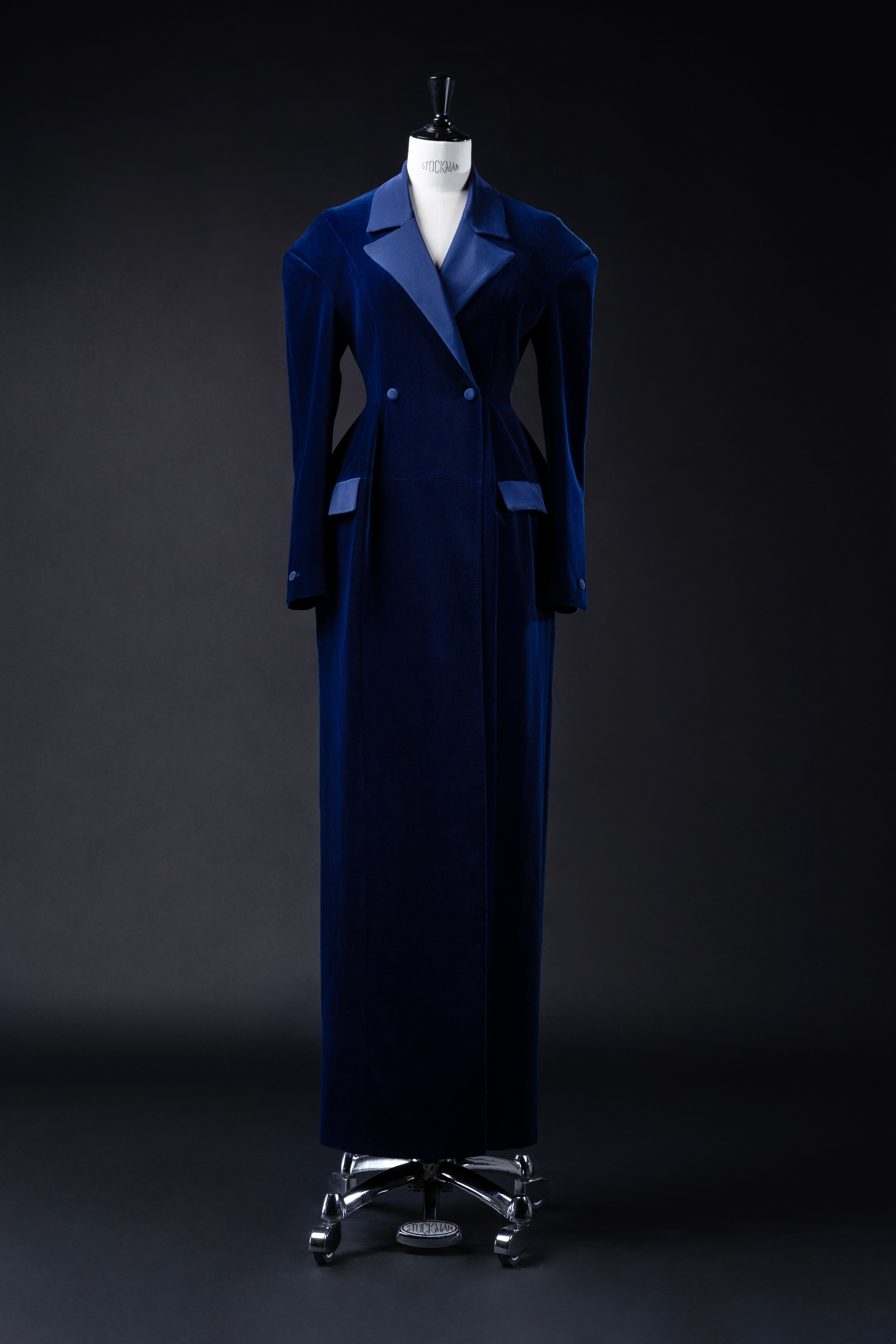 MELANIA SCULPTED VELVET COAT DRESS