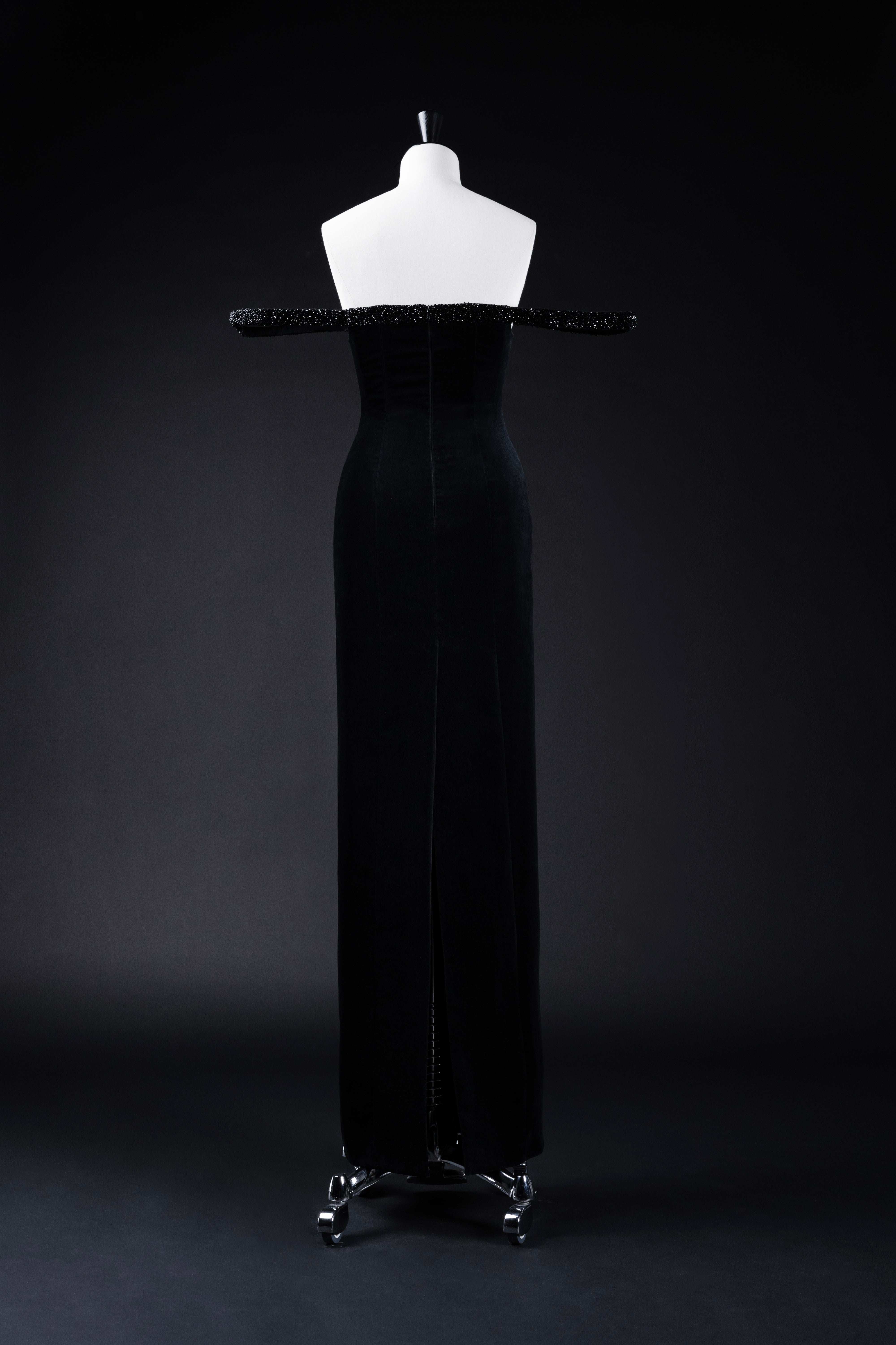 GRACE SCULPTED VELVET GOWN