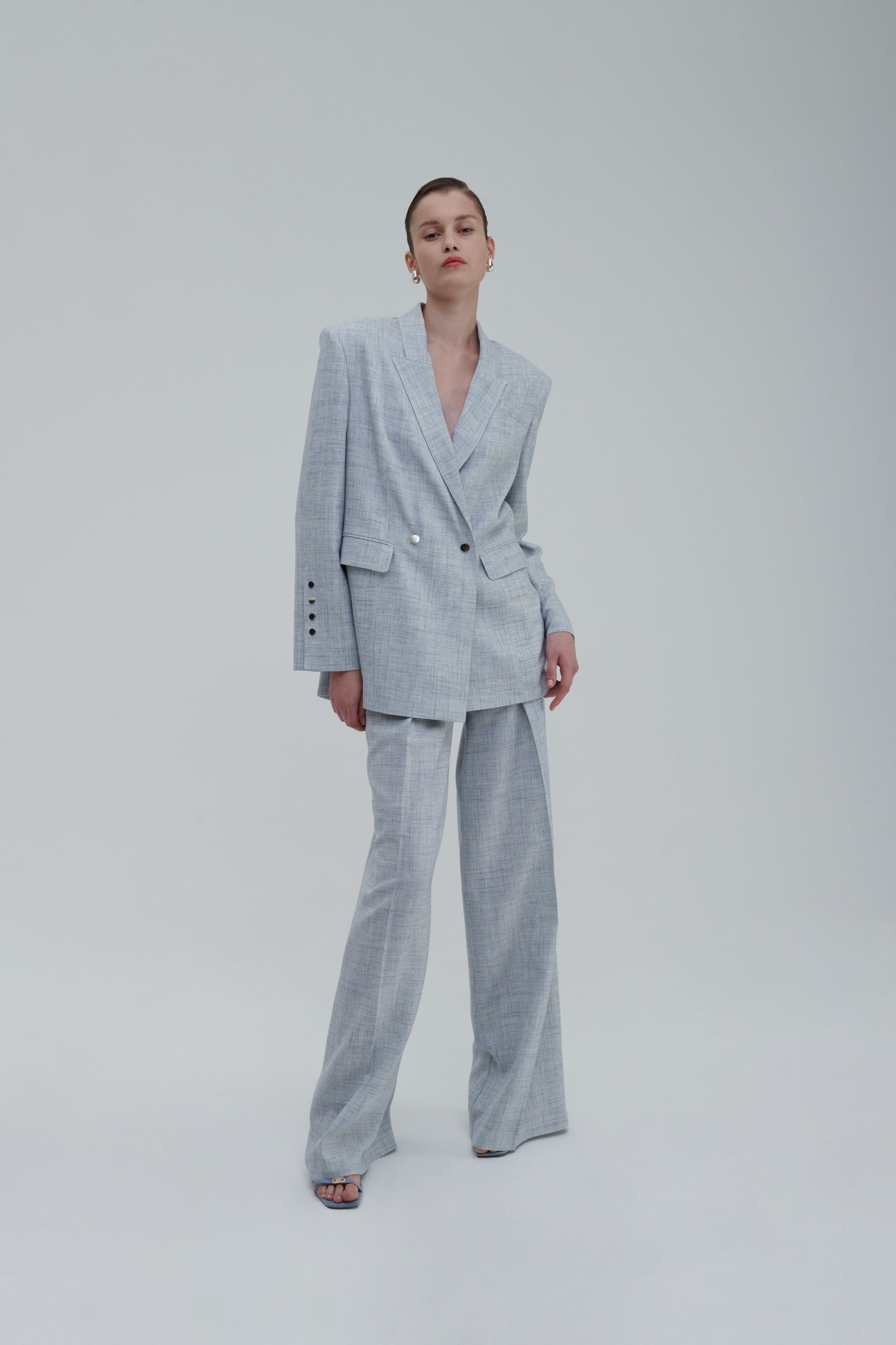 Melange lino wide trousers with matching blazer, angled view