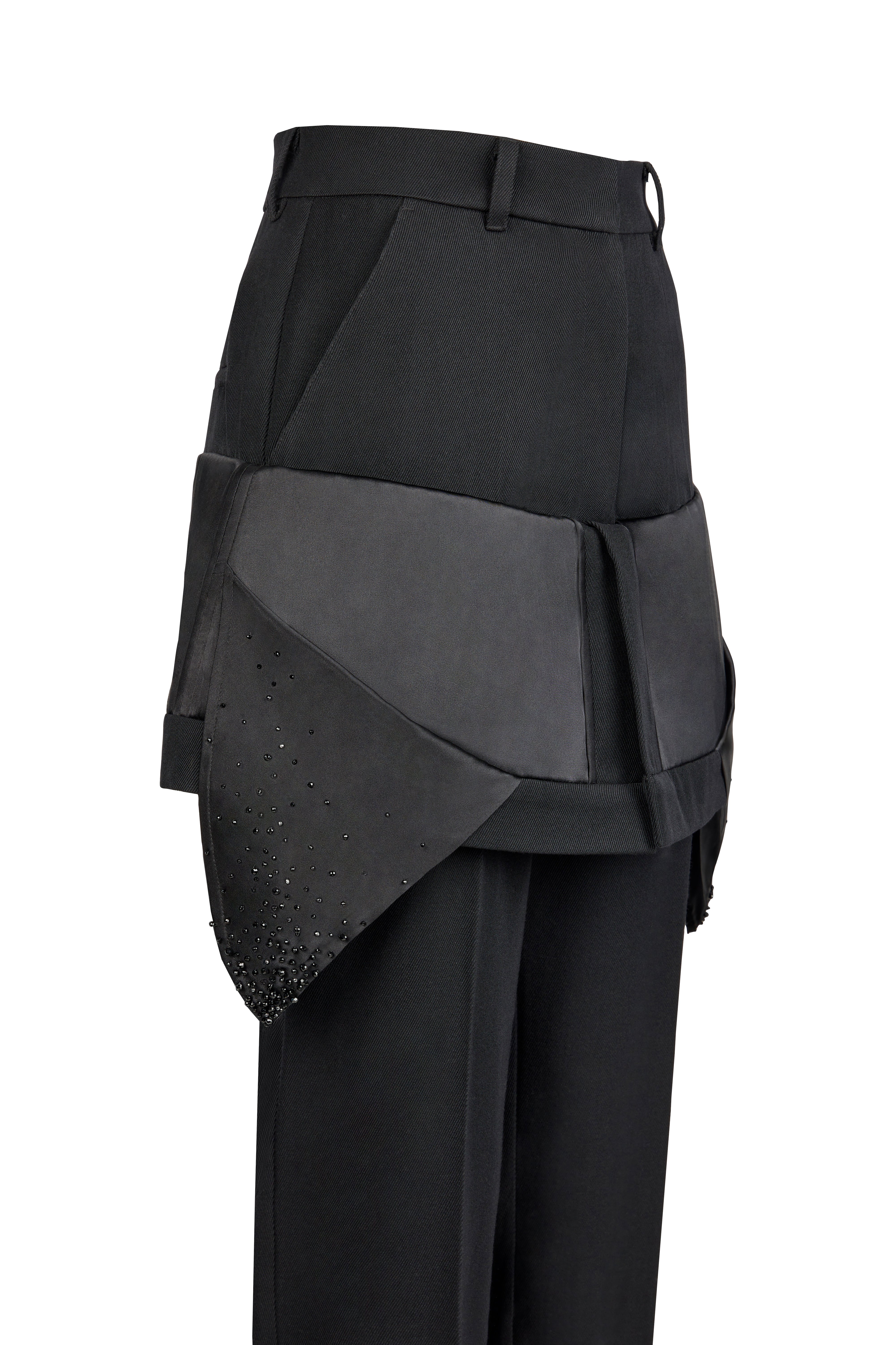 CORSET AND FALLING TROUSERS WITH EMBROIDERY