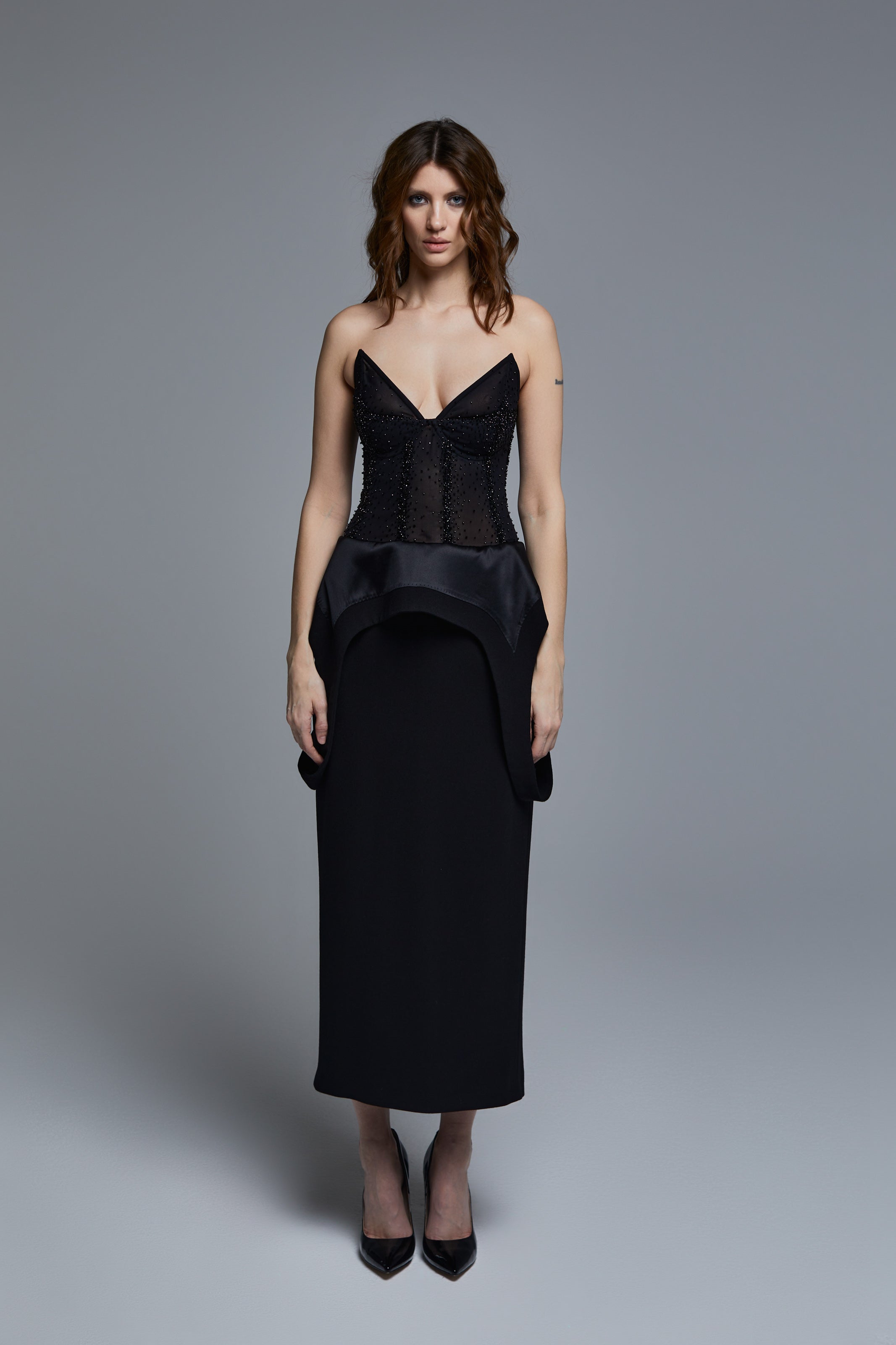 HC FALLING BLACK DRESS WITH EMBROIDERY