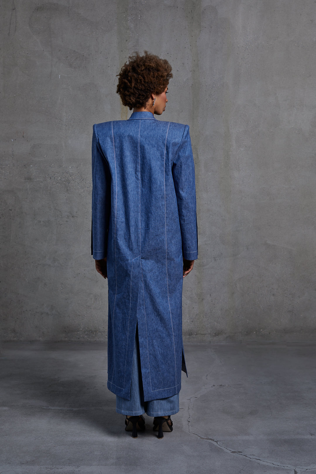 Denim coat with 3 slits