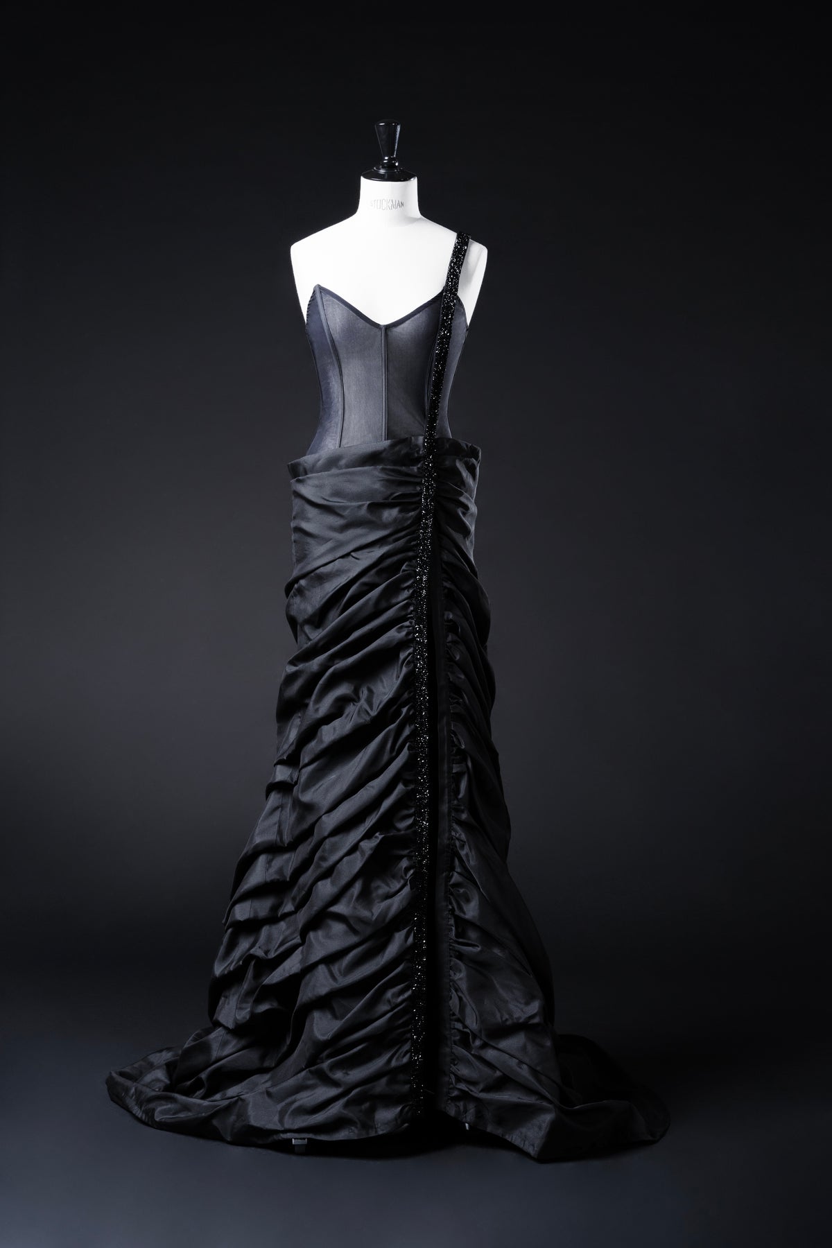 ROBE LONGUE EN SOIE BRODÉE VON LEHNDORFF