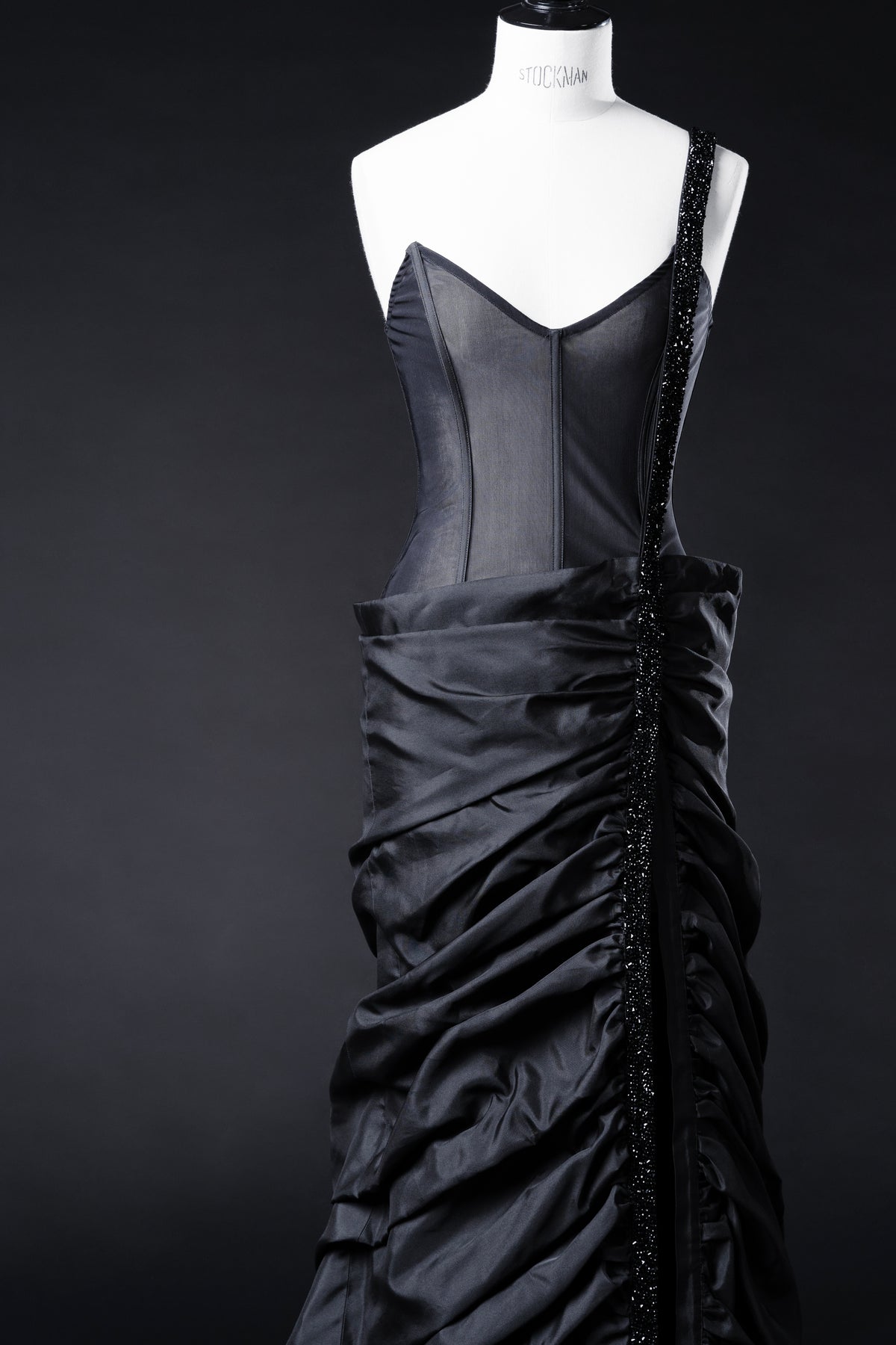 ROBE LONGUE EN SOIE BRODÉE VON LEHNDORFF
