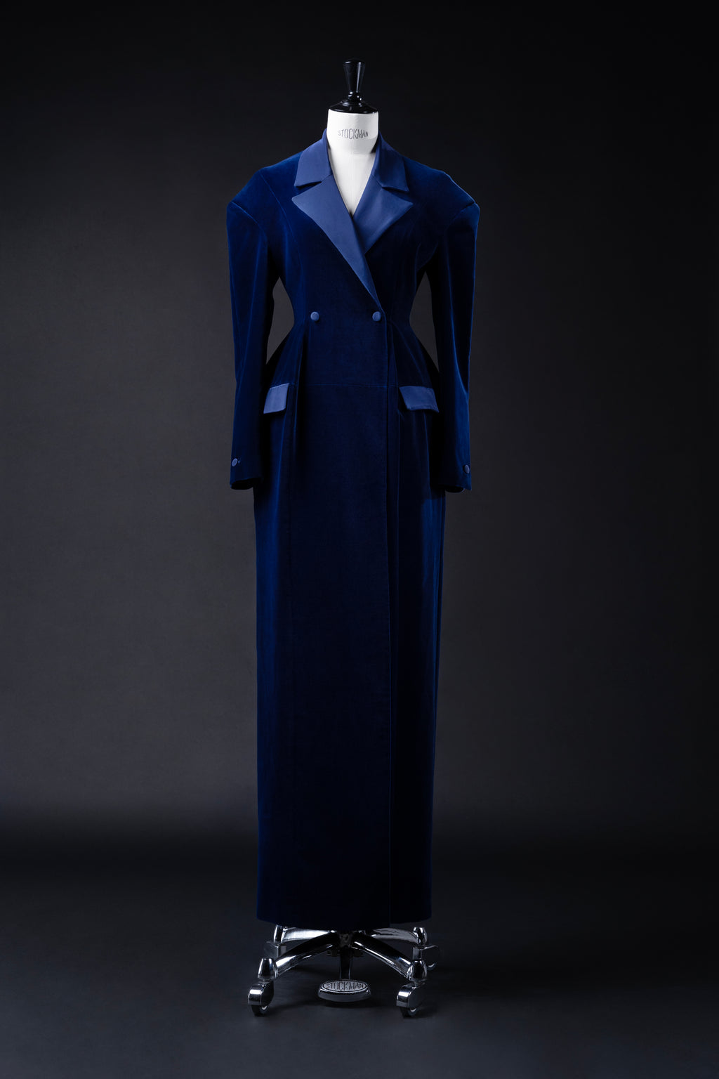 MELANIA ROBE MANTEAU EN VELOURS SCULPTÉ