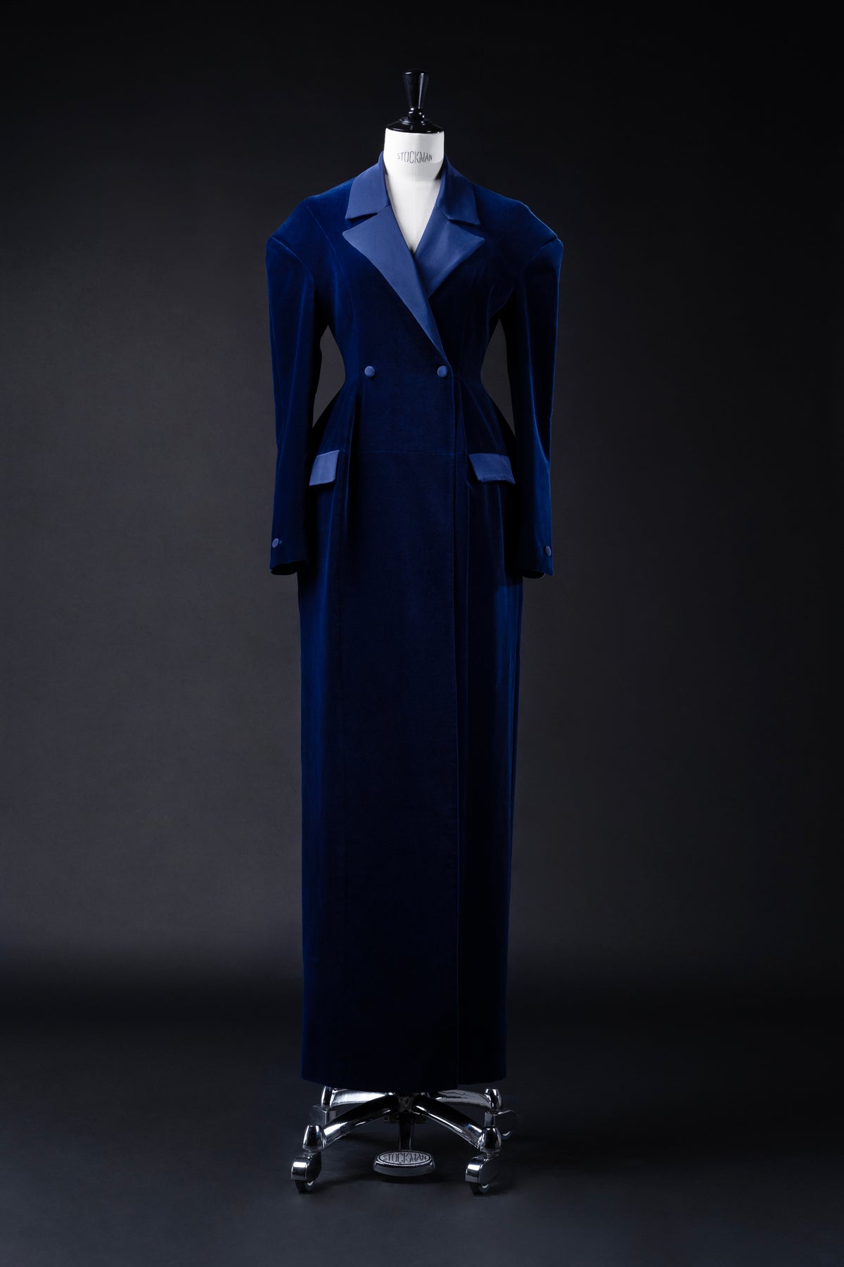 MELANIA ROBE MANTEAU EN VELOURS SCULPTÉ