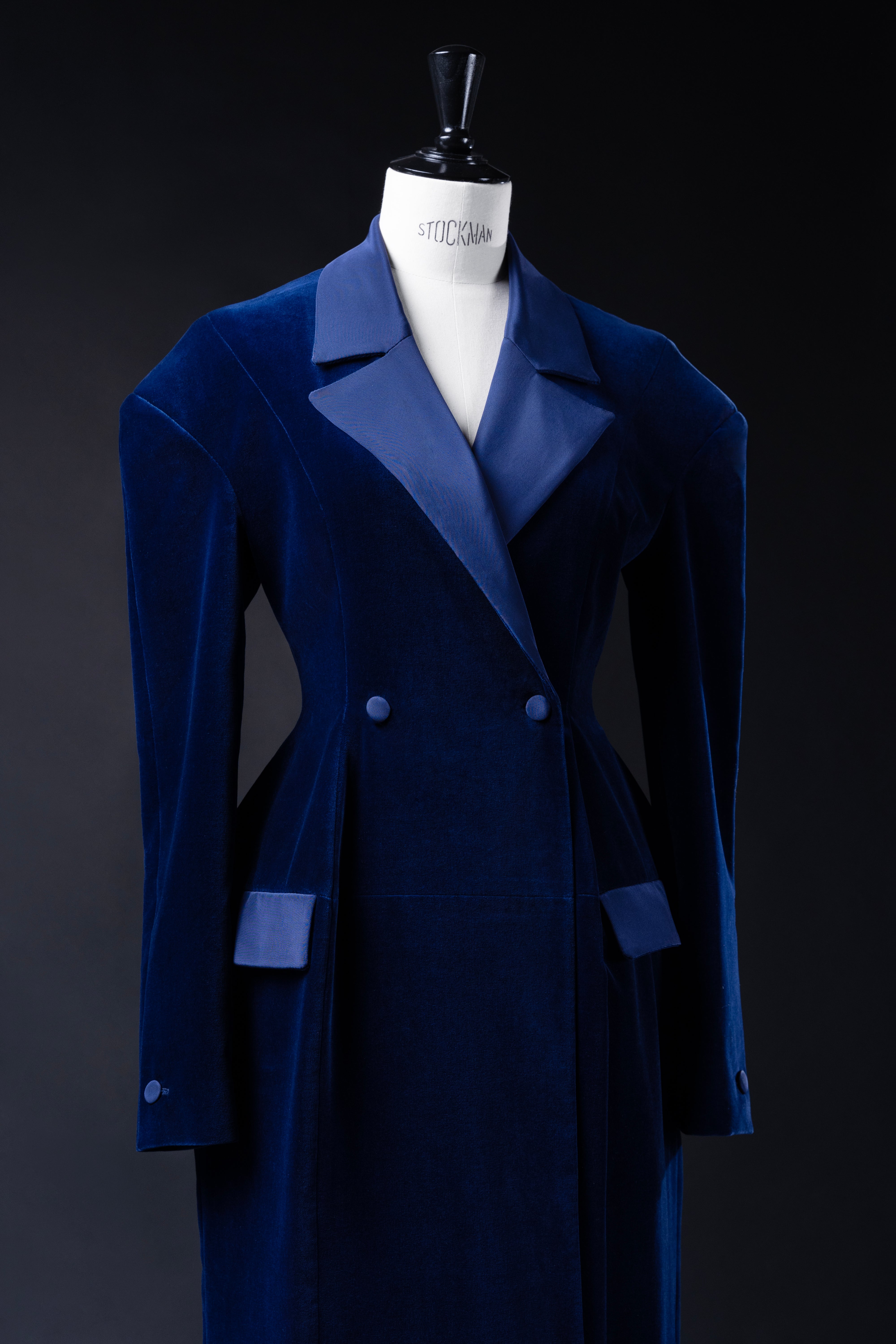 MELANIA SCULPTED VELVET COAT DRESS
