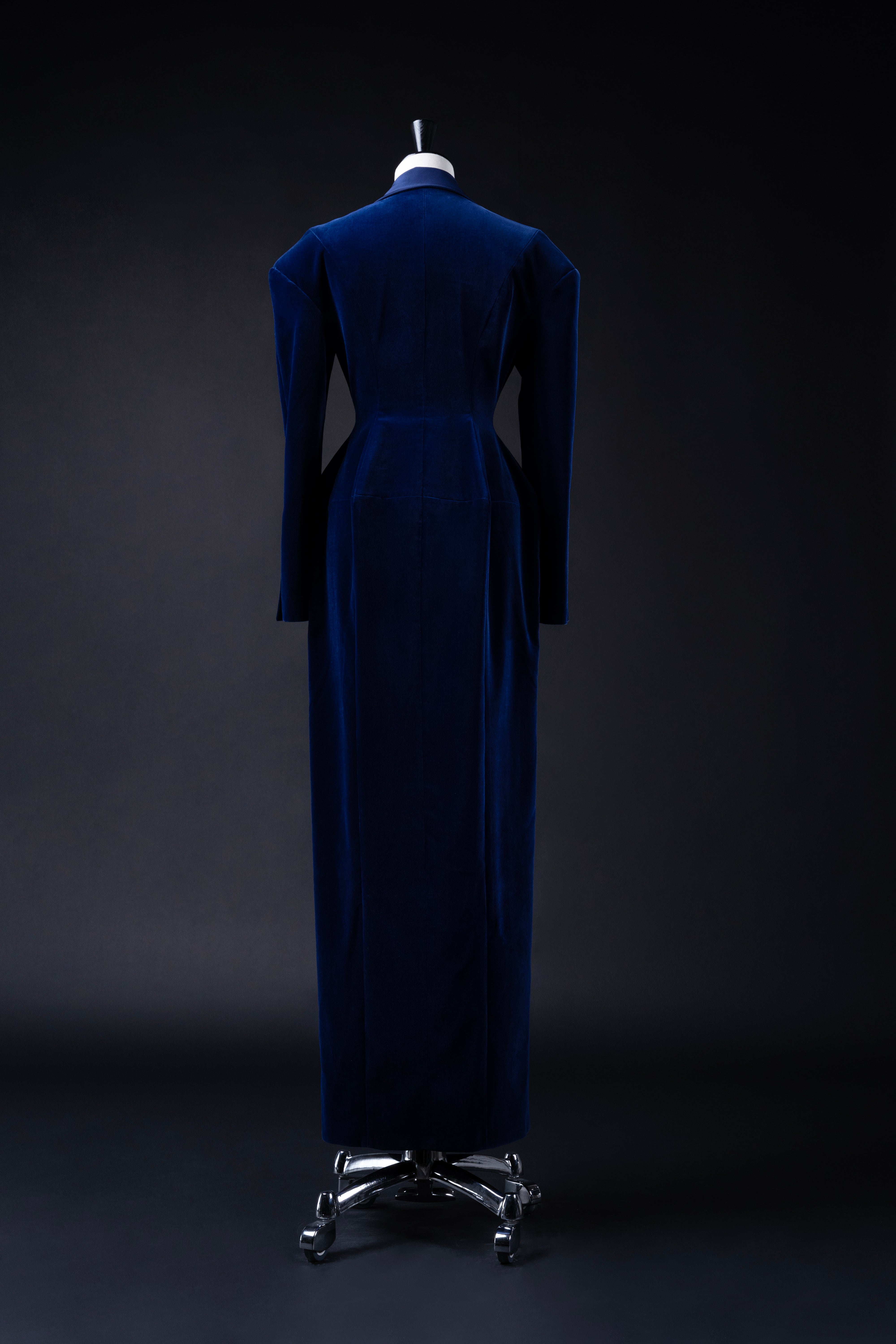 MELANIA SCULPTED VELVET COAT DRESS