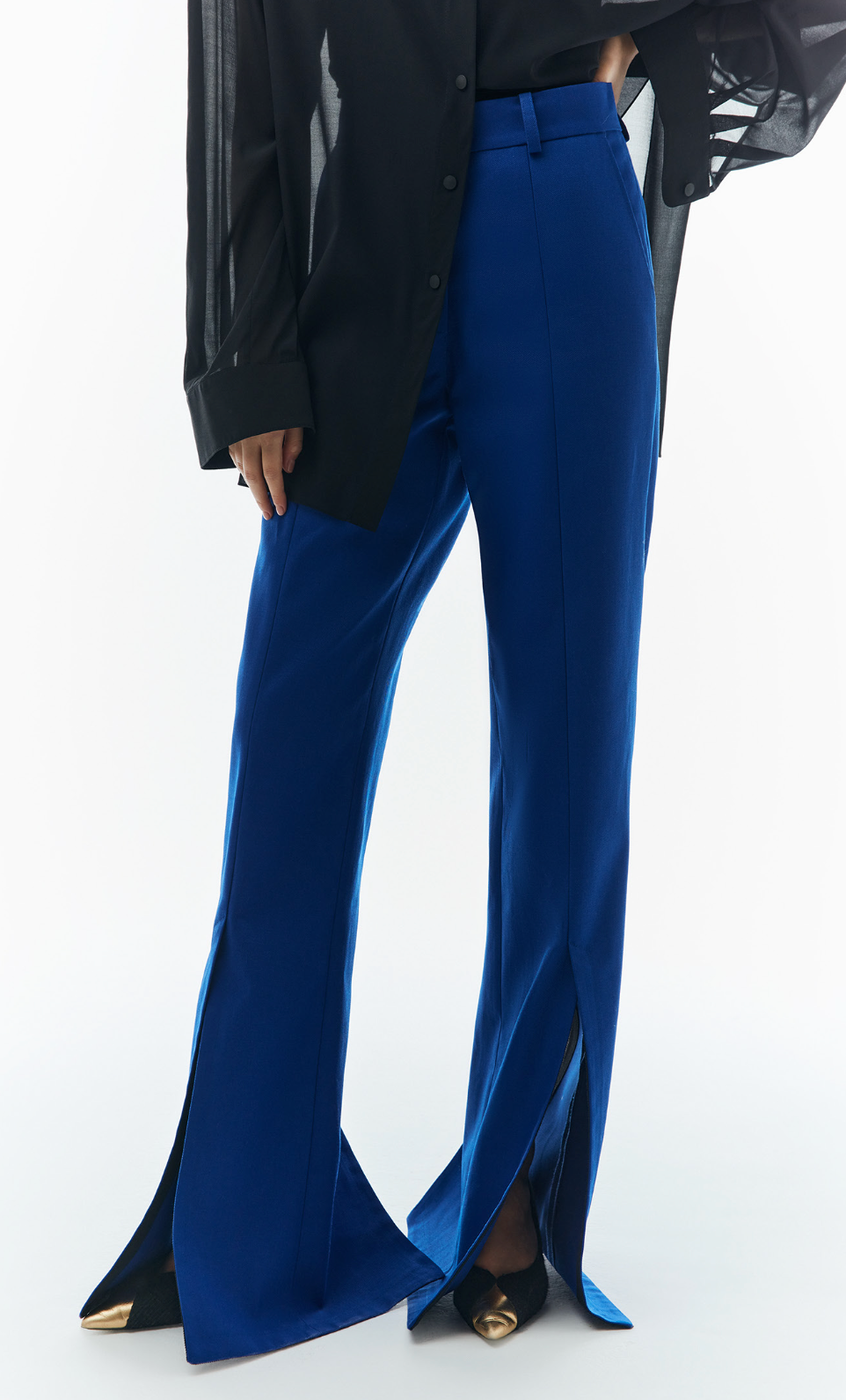 BLUE TROUSERS WITH SLIT