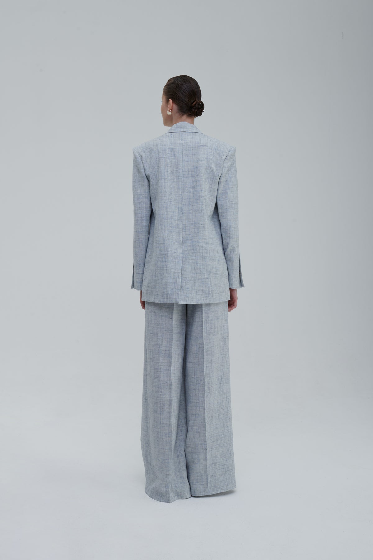 Melange Lino blazer, back view, tailored vent and clean drape