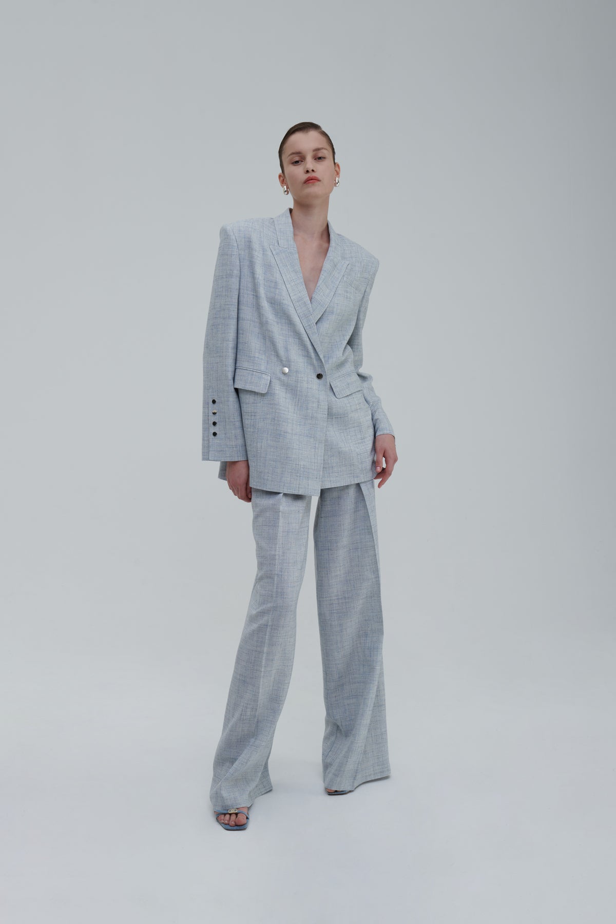 Melange lino wide trousers with matching blazer, angled view
