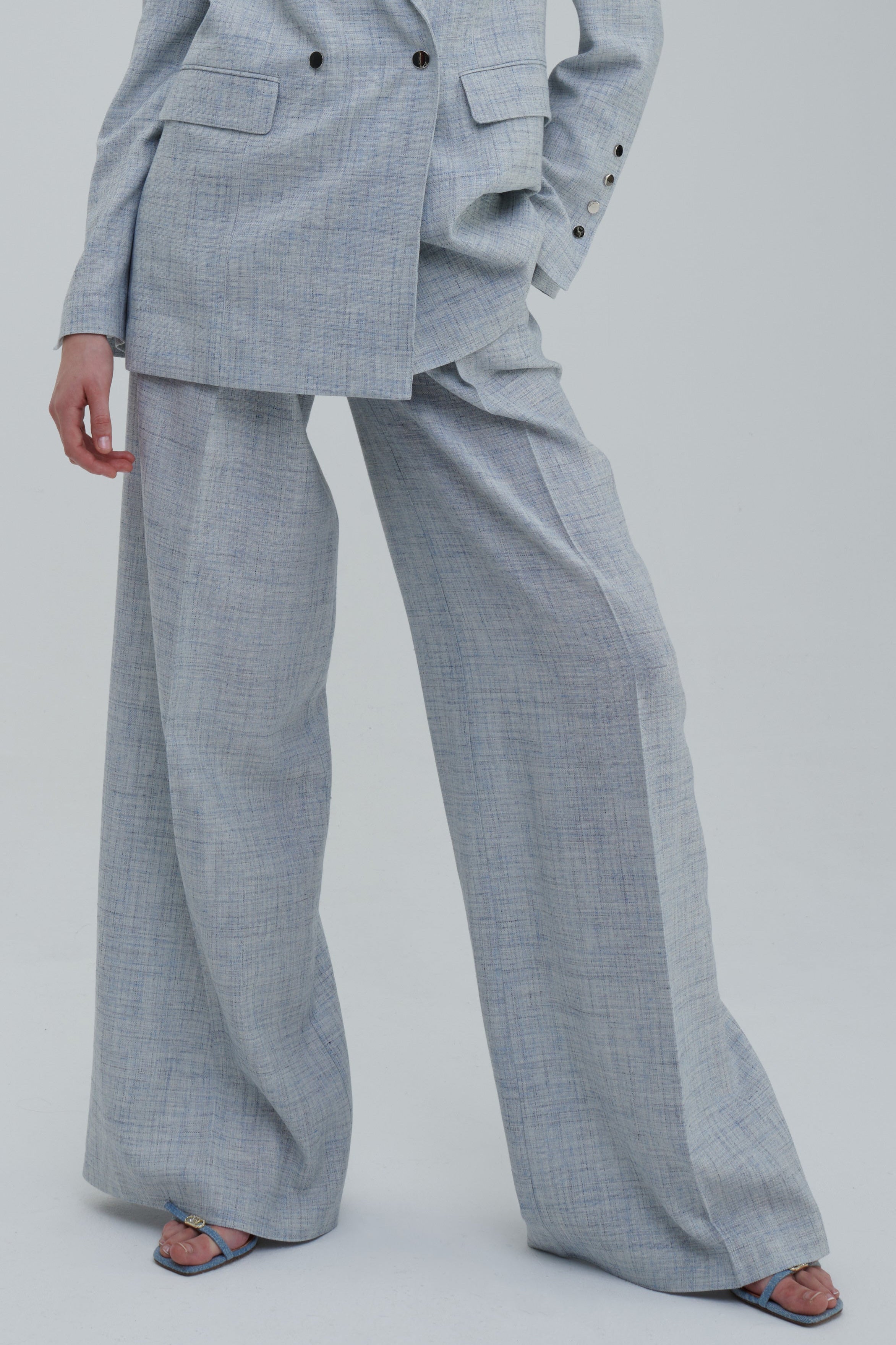 Melange lino wide trousers styled with blazer, full look front